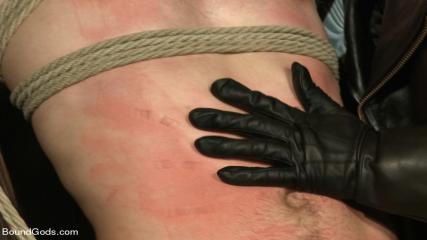 Master Avery Ties Up, Torments, Zips, Zaps, Flogs And Fucks His Boy - Gaybdsm Video